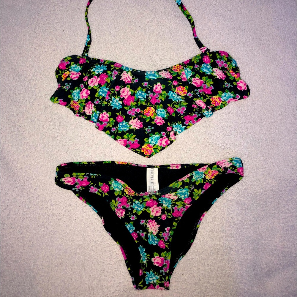 2 for 30‼️ Forever21 floral bikini set